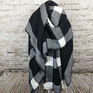 Blanket Scarf Plaid Black White Fringe